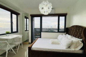 2Br w/ Balcony Manila Bay View